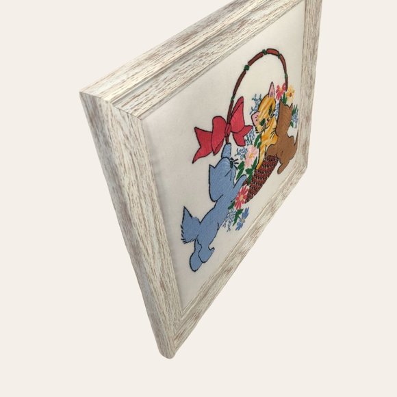 Vintage Kitsch Kawaii Kittens in Basket Crewel Artwork Embroidered Cats Flowers - Picture 3 of 6